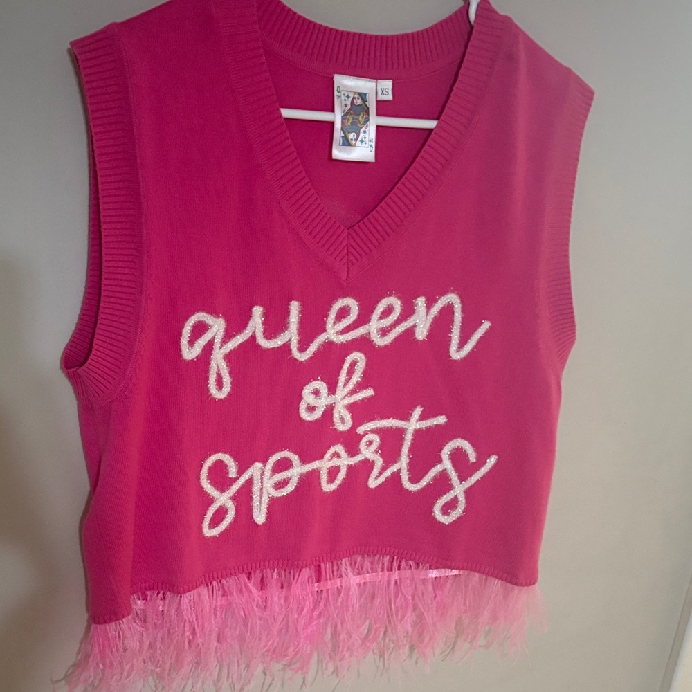 QUEEN OF SPARKLES Pink Sleeveless Sweater with Feather Hem